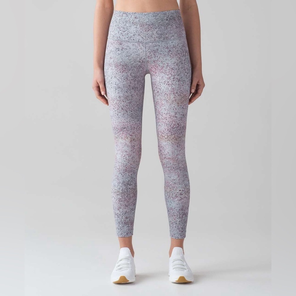 Lululemon Wunder Under Hi-Rise
7/8 Tight Full-On Luxtreme 25”
Summer Haze Multi
